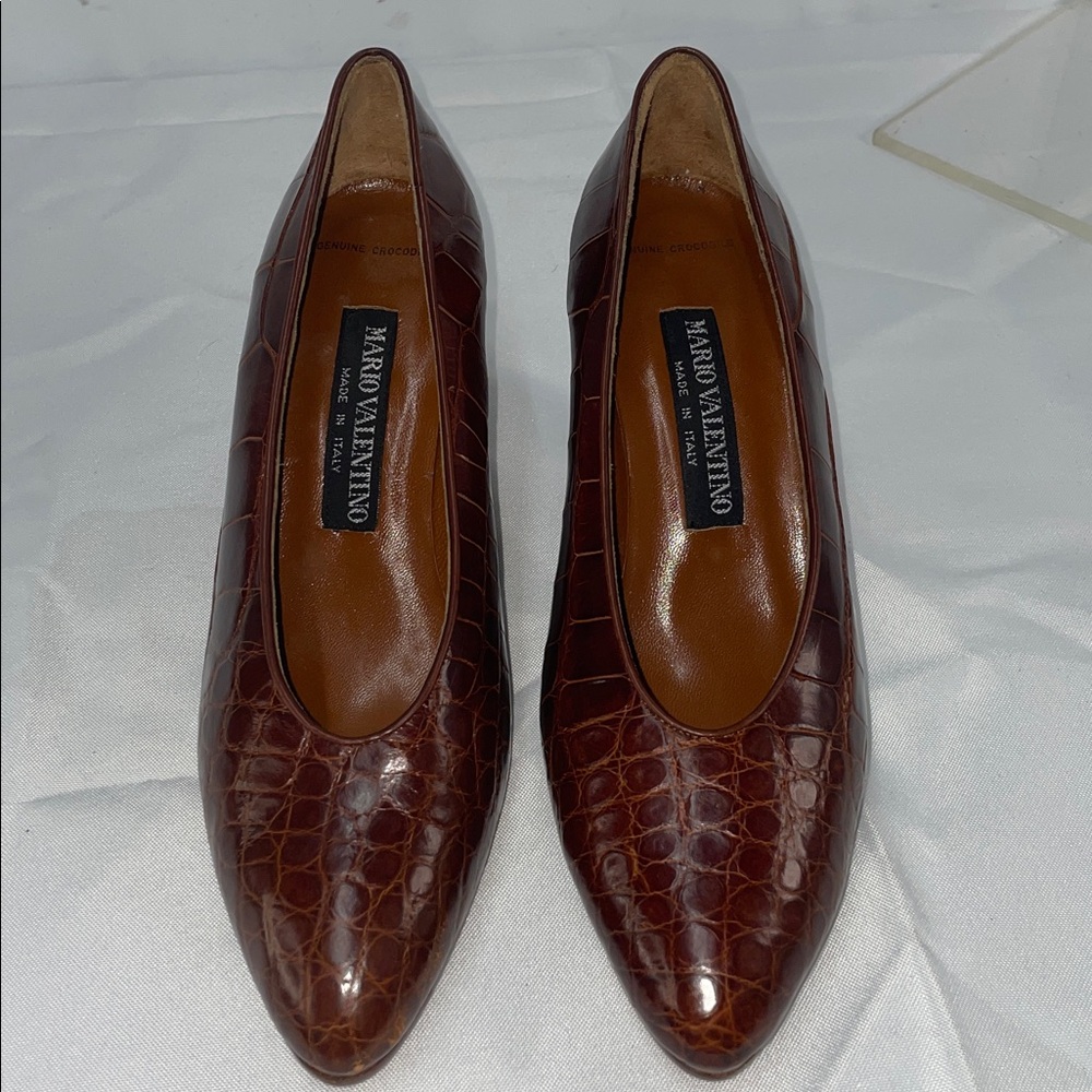 MARIO VALENTINO ITALIAN GENUINE CROCODILE PUMPS FTL-03-132